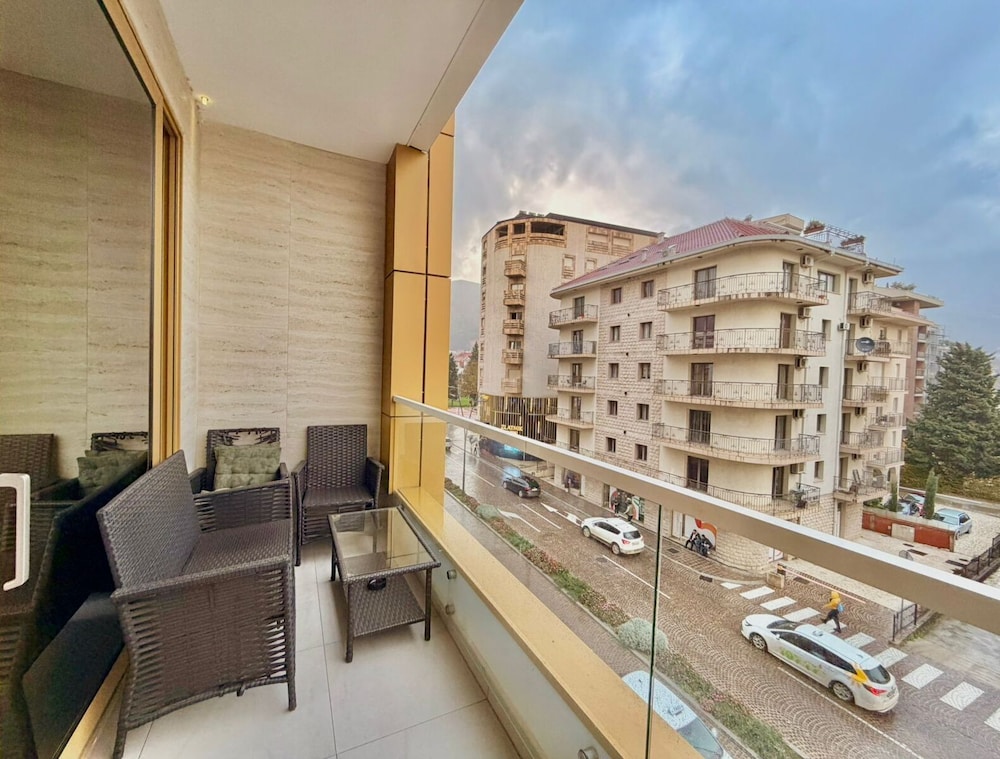 Orange Central Suites