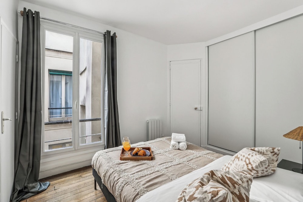 Bright 1BR Steps from Canal Saint-Martin