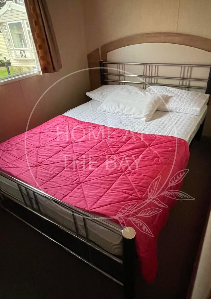 3 bed Caravan at Lyons Robinhood view 2