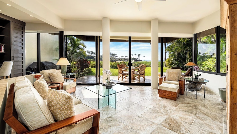 Beautifully Updated - Close to Beach & Pool - Oceanview Lanai - Vrkcv