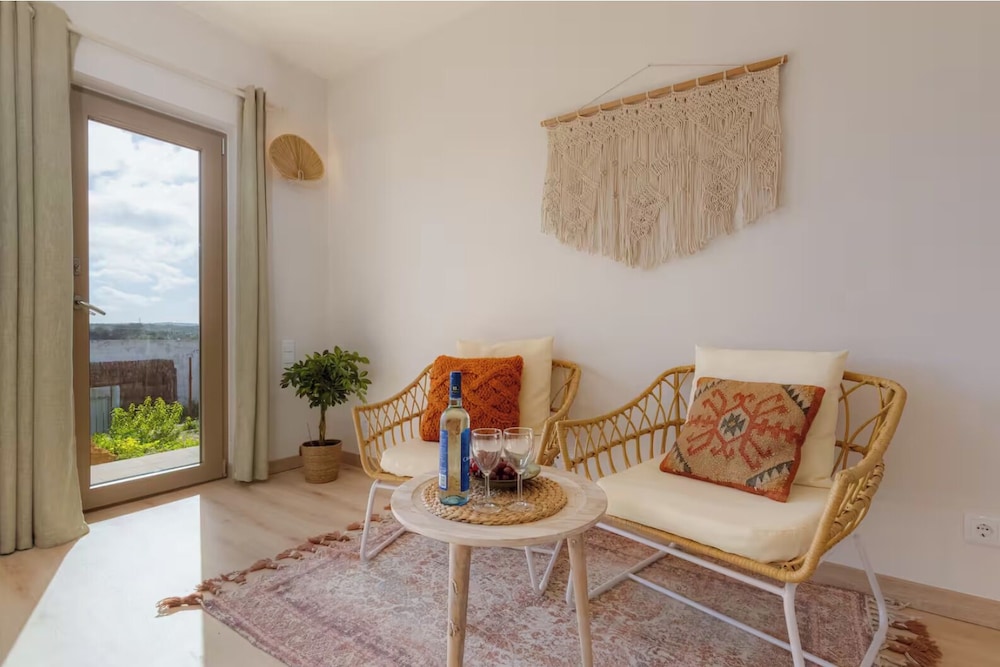 Eco Stay on the Hill by Sea N' Rent