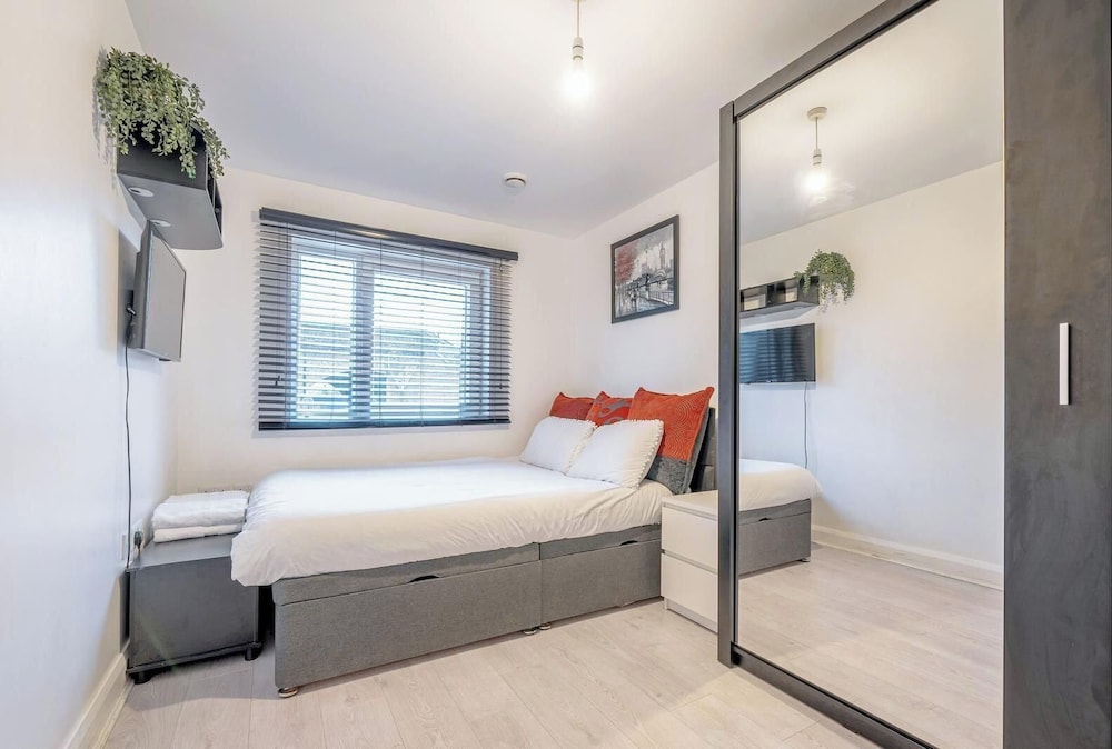 City Central London Apt Balcony, Parking, Sleeps 3