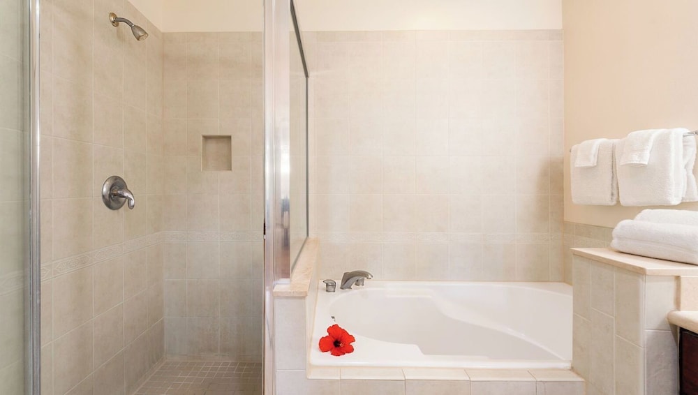 Concierge Included - Ground Floor With Lake Views - Near Shopping Center - Vrkcv