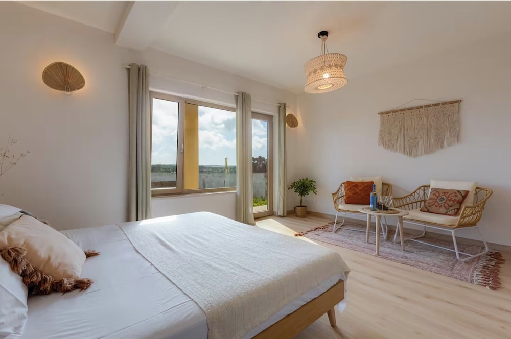Eco Stay on the Hill by Sea N' Rent