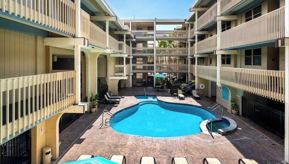 Ocean Front With Private Lanai - In-unit AC - Vrkcv