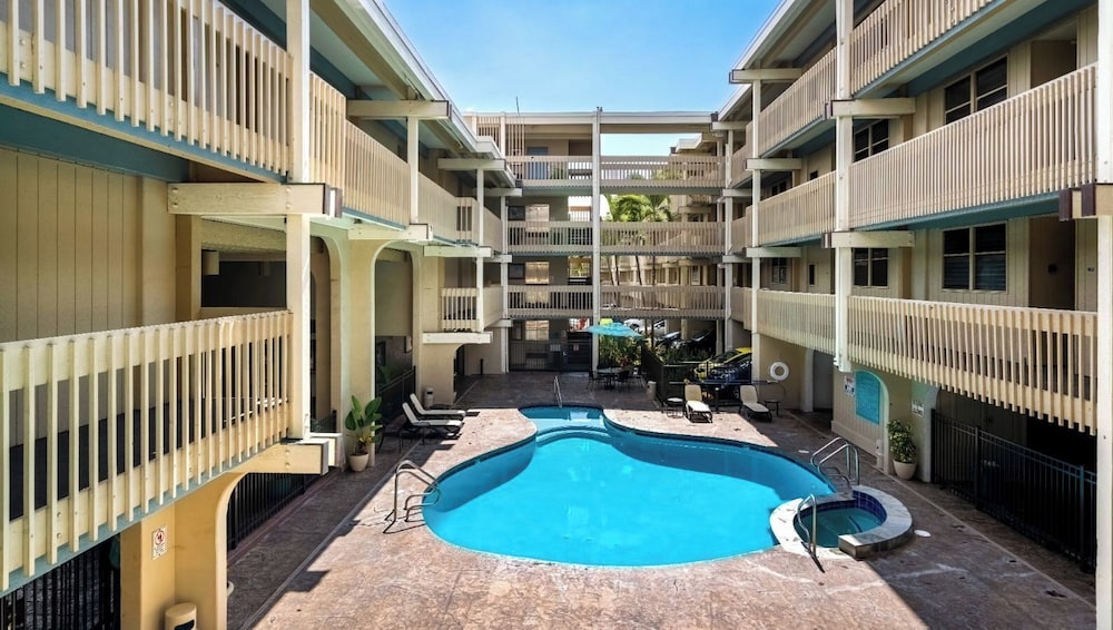 Direct Ocean Front - Close to Town - AC - Upper Floor- Vrkcv
