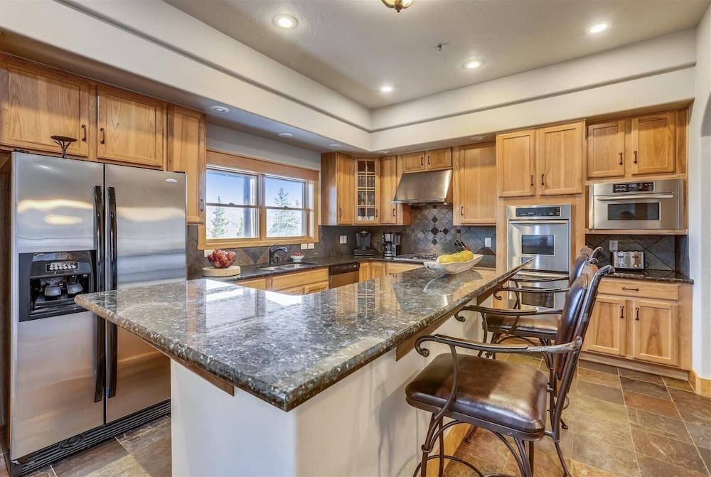 Luxury 5 Bedroom Pet-friendly Home in Breckenridge - 2 Miles to Main Street