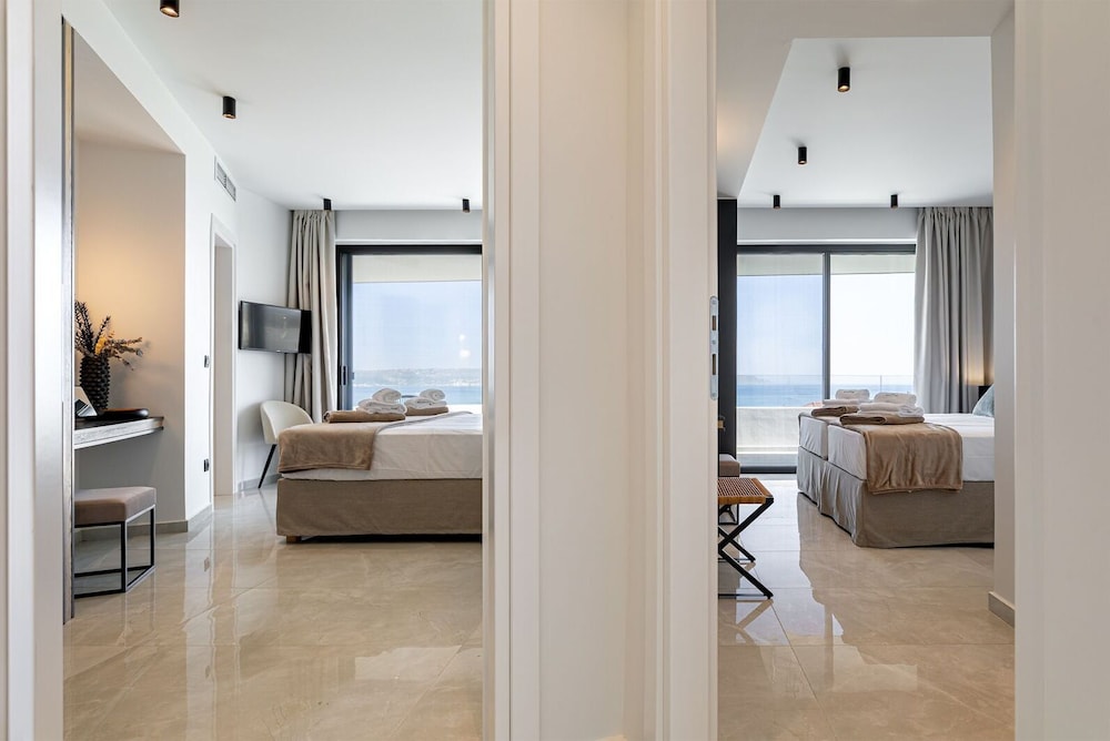 Bella Casa - Newly Built Designer Villa