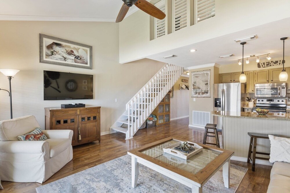 8 G Two Bedroom Condo view 3