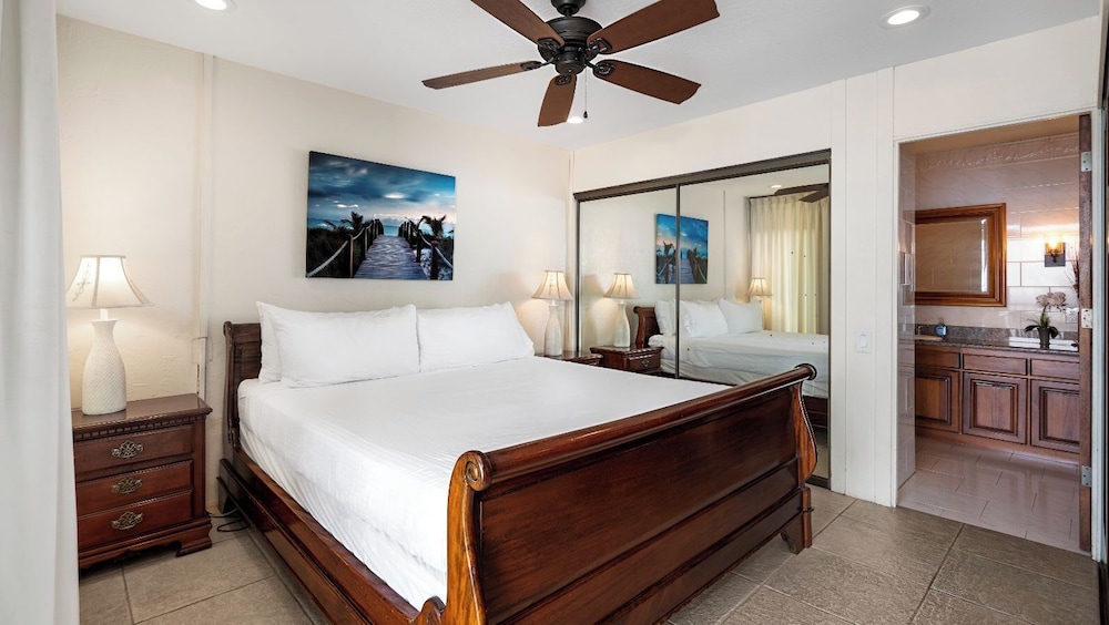Direct Ocean Front - Close to Town - AC - Upper Floor- Vrkcv