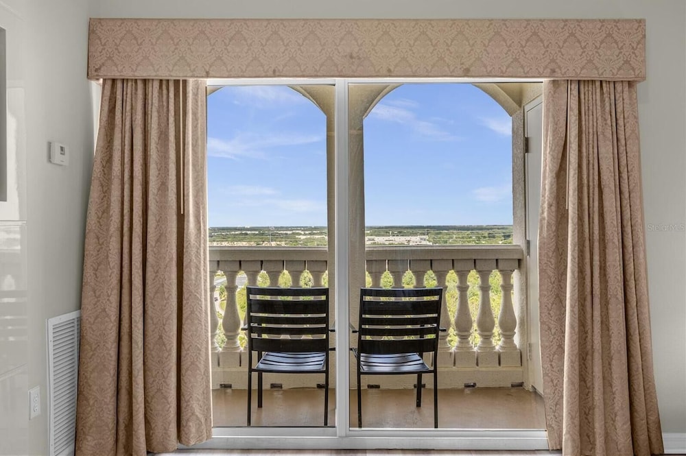Premier Resort Condos Near Universal