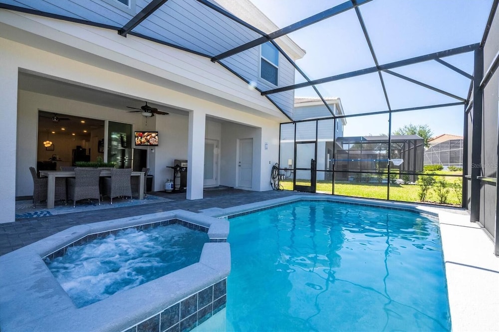 VedaHive Luxury Villa