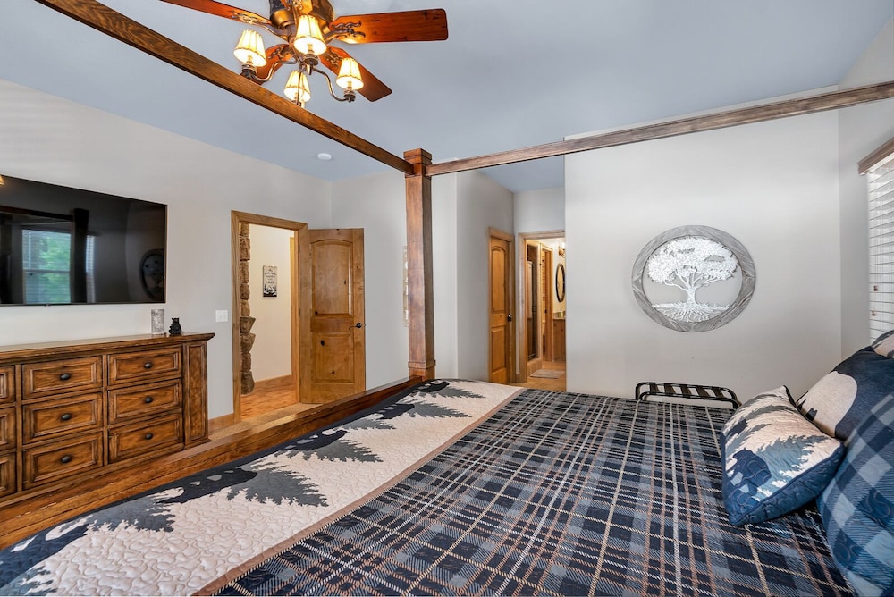 Timber Lodge - 5 Min to Shaver Lake! view 5