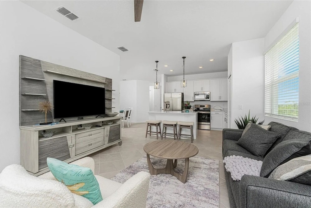 Heritage Landing Resort 30 night minimum 3 Bedroom Condo 3 Condo