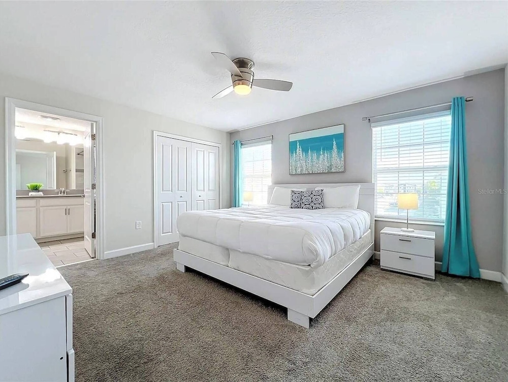 Stunning 4Bd W/ Pool @ Storey Lake 5019
