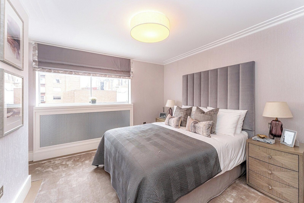 2bed-2bath-aircon-wifi-smarttv-ws98