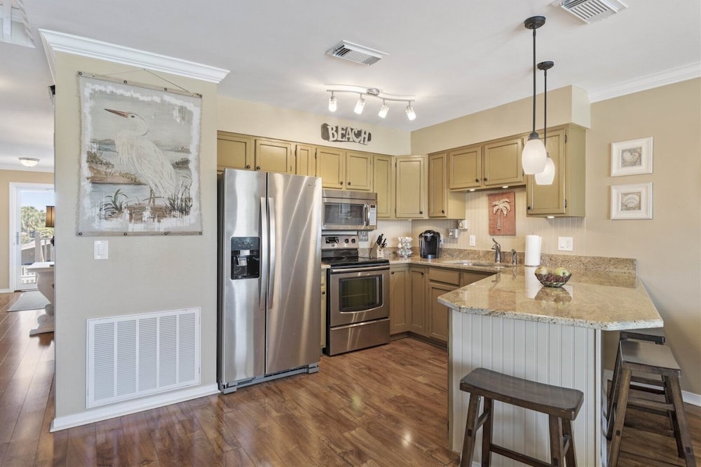 8 G Two Bedroom Condo view 4