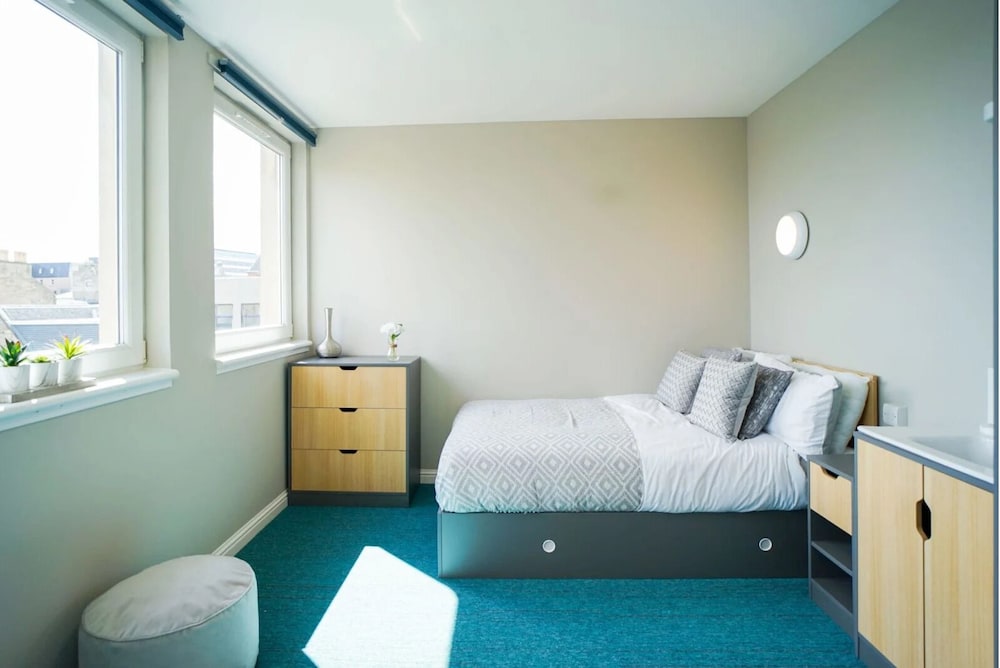 8 Roxburgh view 4