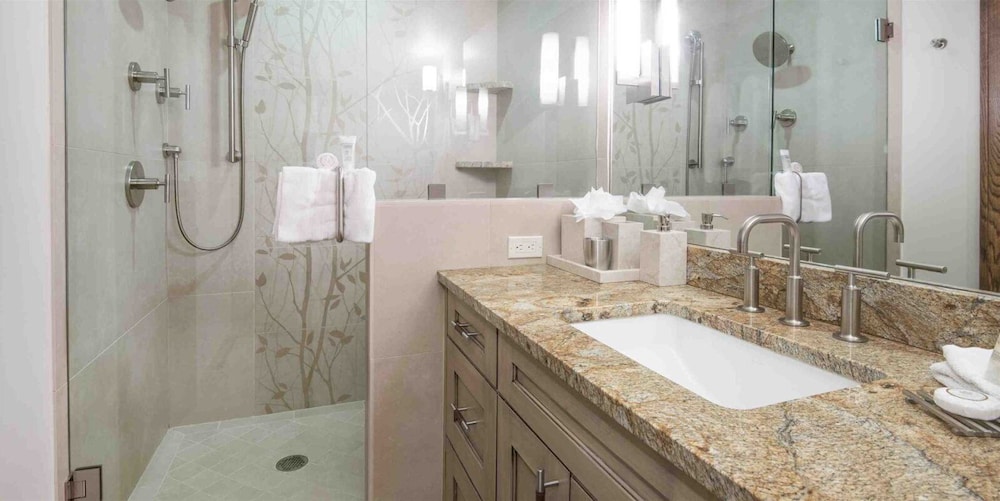 Luxury 3 Bedroom Condo in the Heart of Vail Village