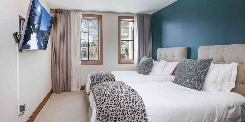 Spectacular 4 Bedroom Ritz-carlton Penthouse Residence in Vail, Colorado