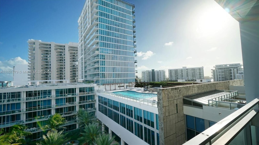 Carillon Miami Beach Private Suites
