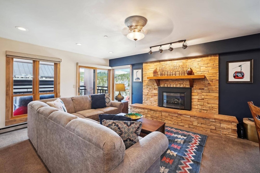 Ski-in/ski-out 2 Bedroom Condo at The Village at Breckenridge