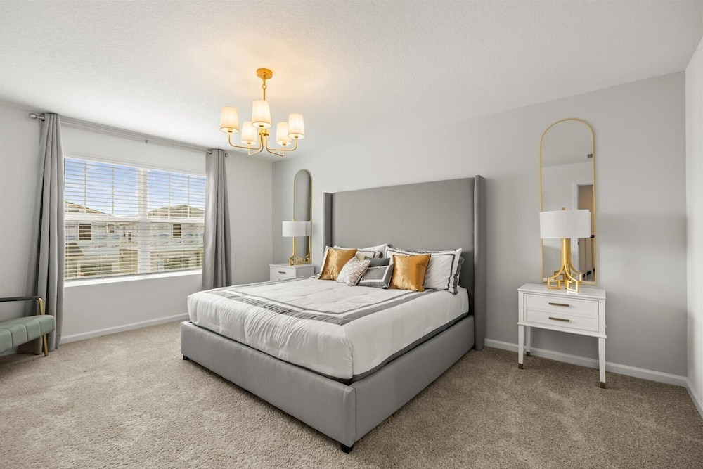 Luxurious 4BR Villa Pool close to Disney