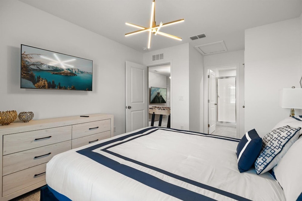 Luxurious 4BR Villa Pool close to Disney