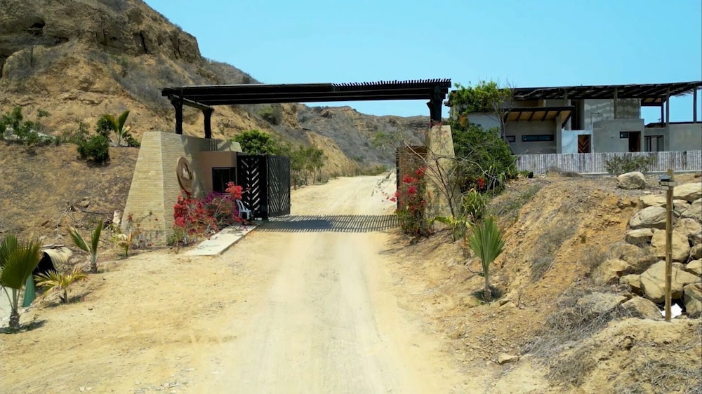 La Morada Punta Sal - Casa de playa frente al mar.