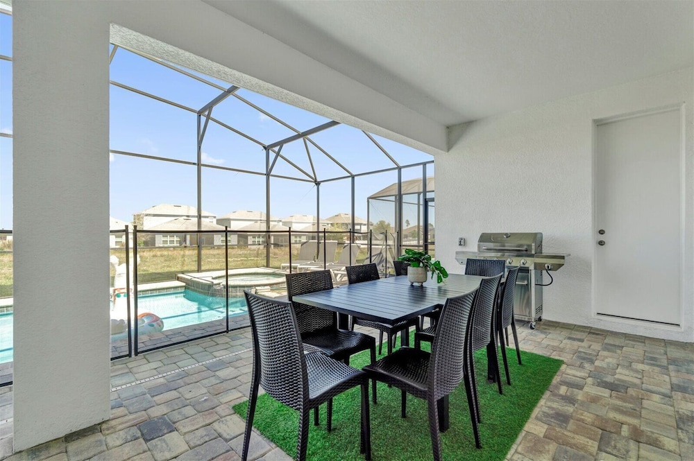 Luxury Family Retreat 9 BE Pool & More