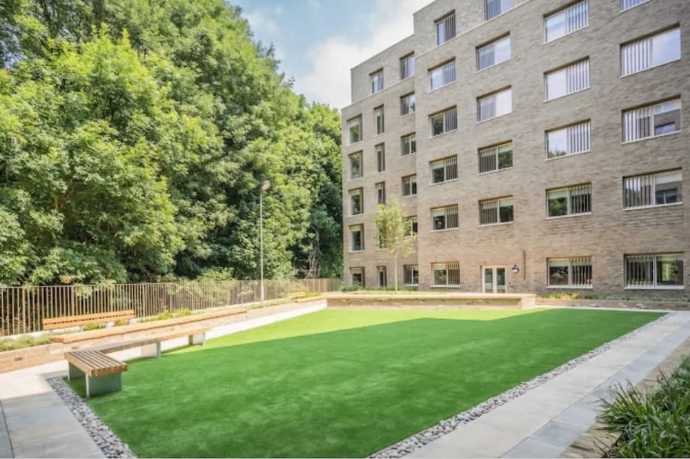 Modern Studios and Ensuite Bedrooms with Shared Kitchen at Hillfort House in Brighton