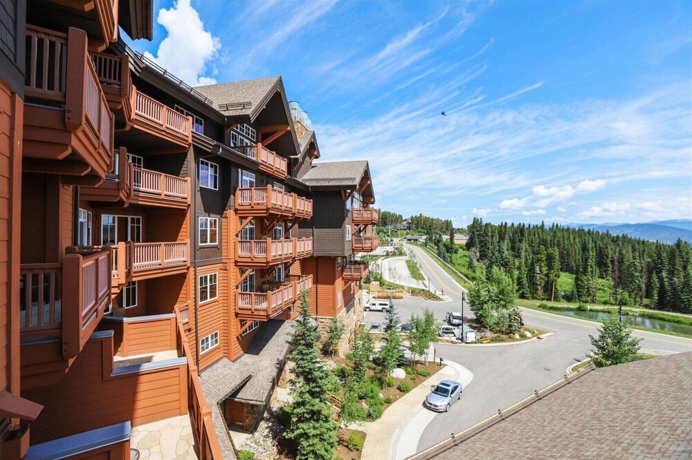 Ski-in/ski-out One Ski Hill Place 2 Bedroom Luxury Condo