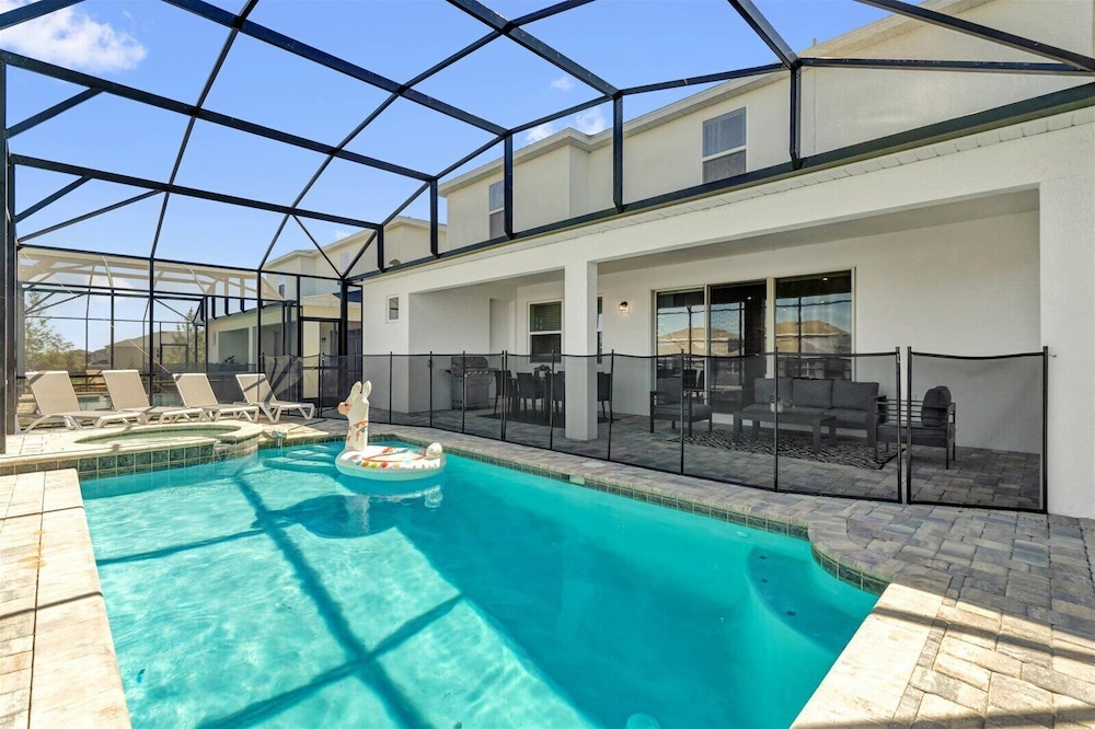 Luxury Family Retreat 9 BE Pool & More