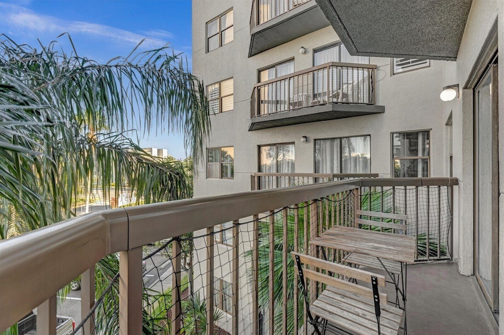 Premium Condos near Universal Studios