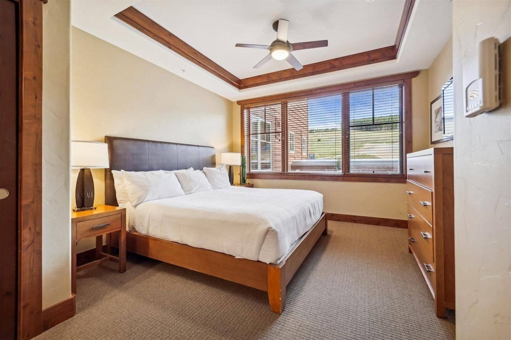 Ski-in/ski-out One Ski Hill Place 2 Bedroom Luxury Condo