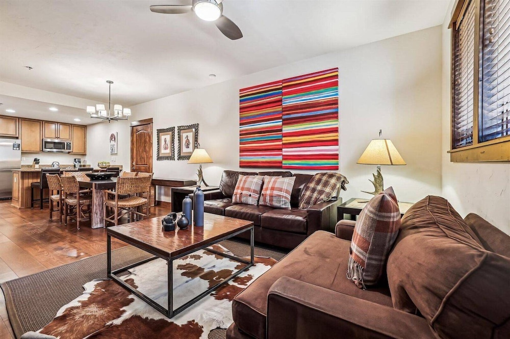 Luxury Ski-in/ski-out Bluesky 2 Bedroom Condo