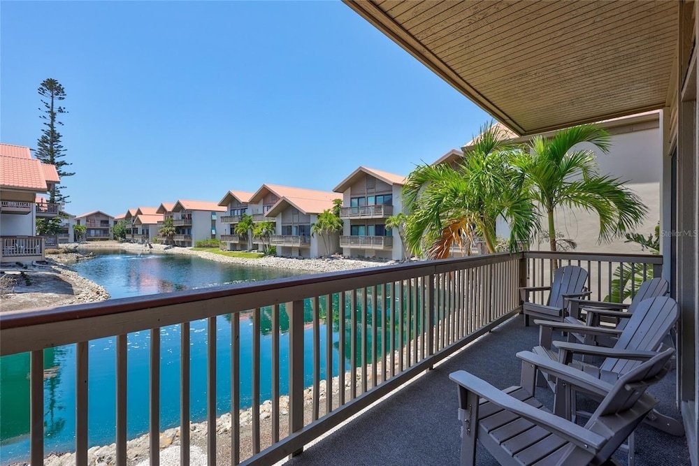 Siesta Beach Retreat 2 Bedroom Townhouse
