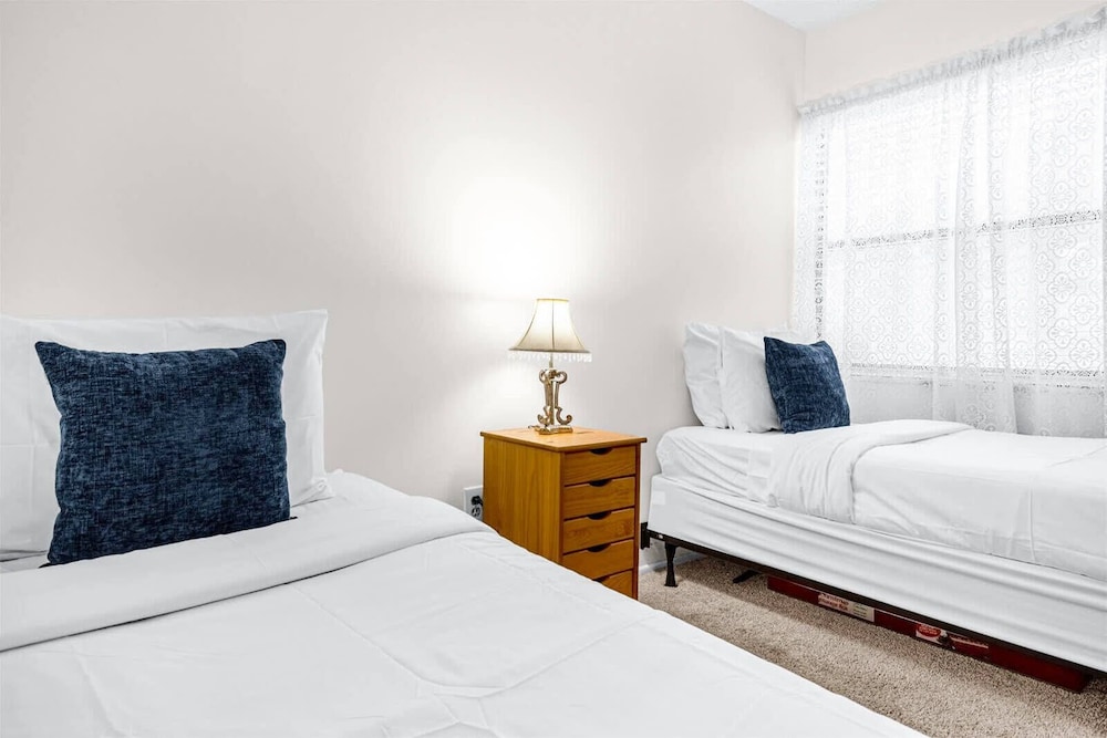 Upstay 2BR Golfer's Retreat w Patio Ventura Resort