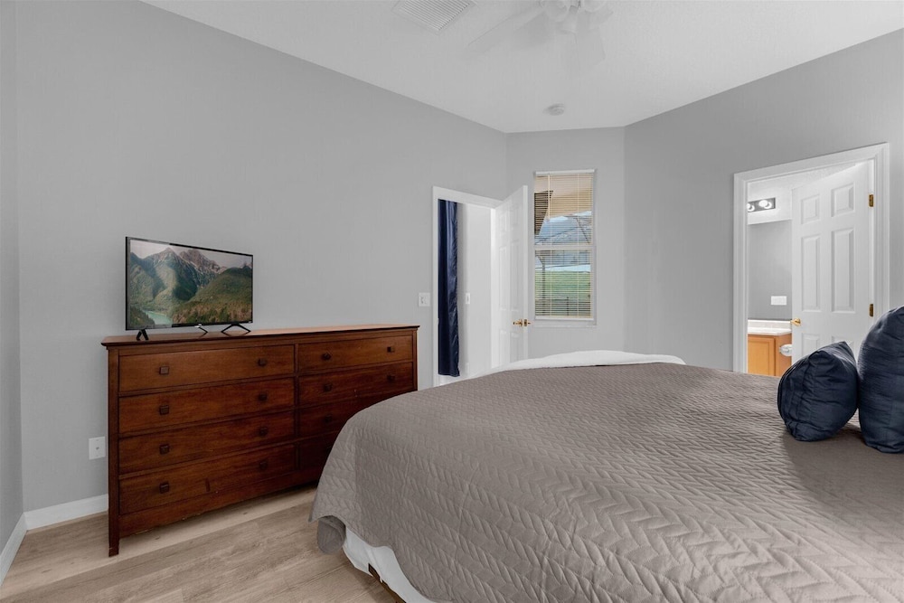 Davenport Luxury 8-Guest Villa