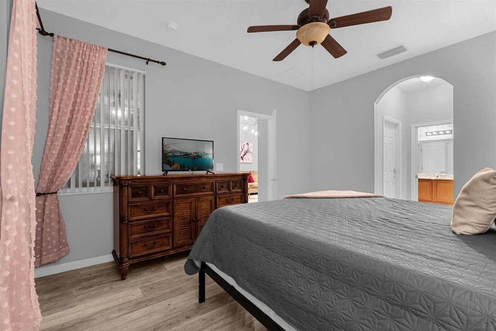 Davenport Luxury 8-Guest Villa