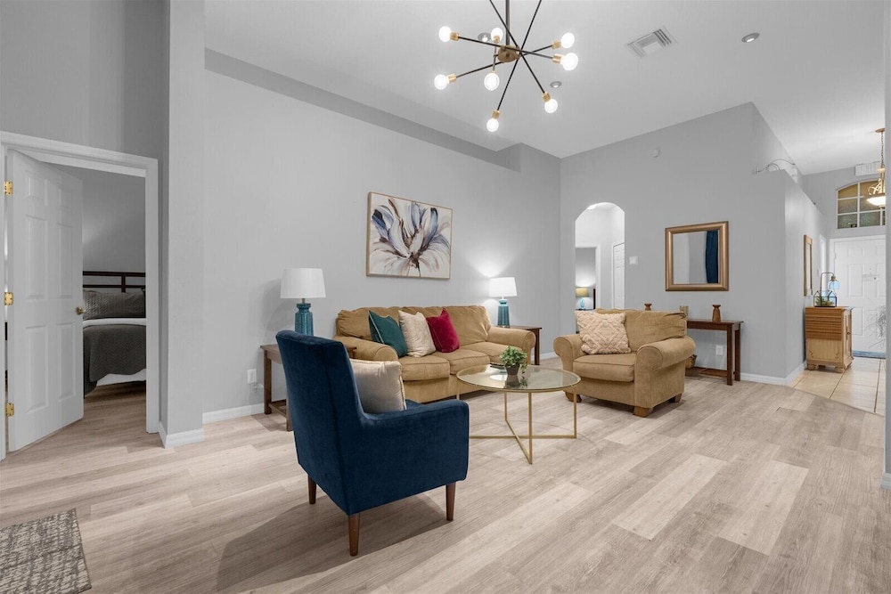 Davenport Luxury 8-Guest Villa