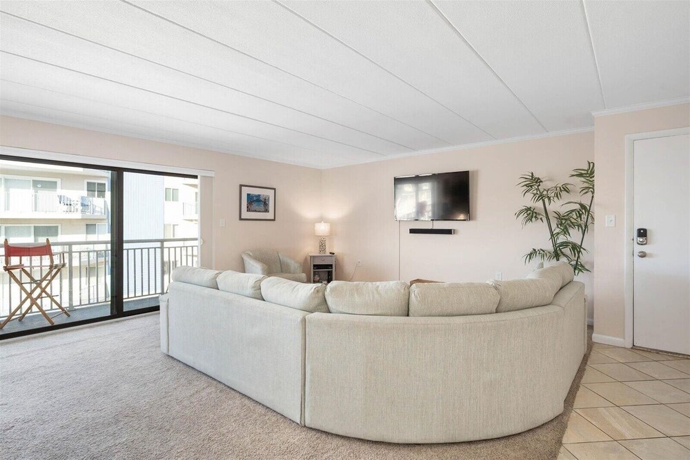 Diamond Beach 317 2 Bedroom Condo
