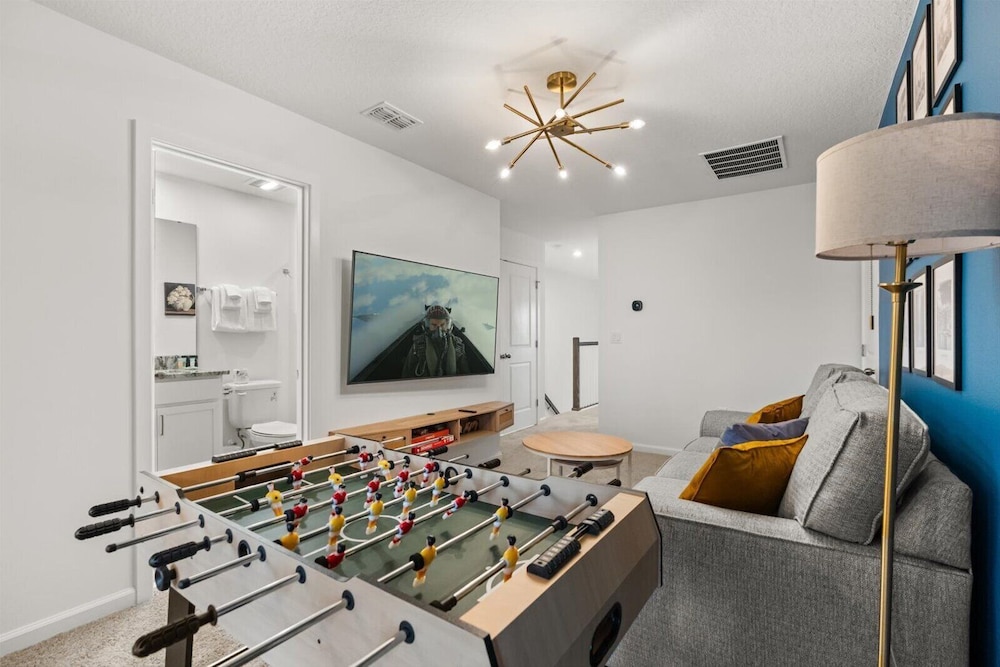 Luxurious 4BR Villa Pool close to Disney