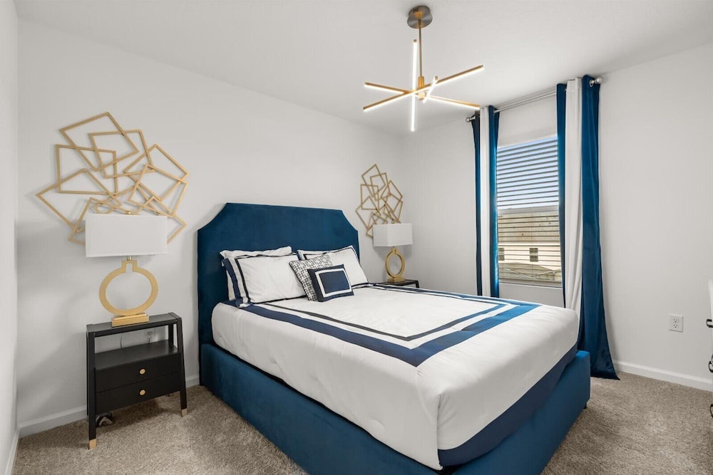 Luxurious 4BR Villa Pool close to Disney