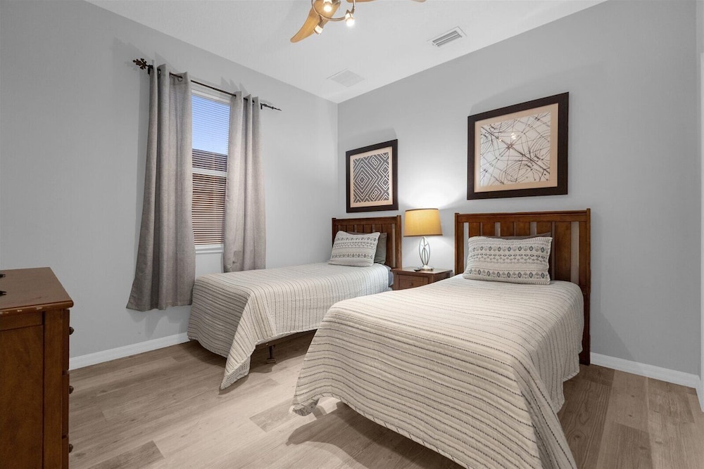 Davenport Luxury 8-Guest Villa