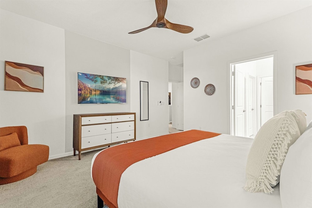 Upstay - Guest Home w Cinema Theme Rooms view 4