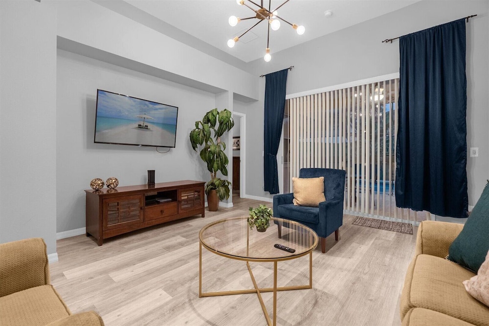 Davenport Luxury 8-Guest Villa