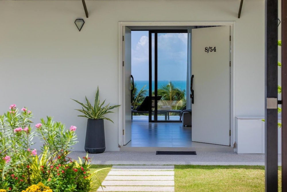 4 Bed SeaView Villa with Breakfast KBR32