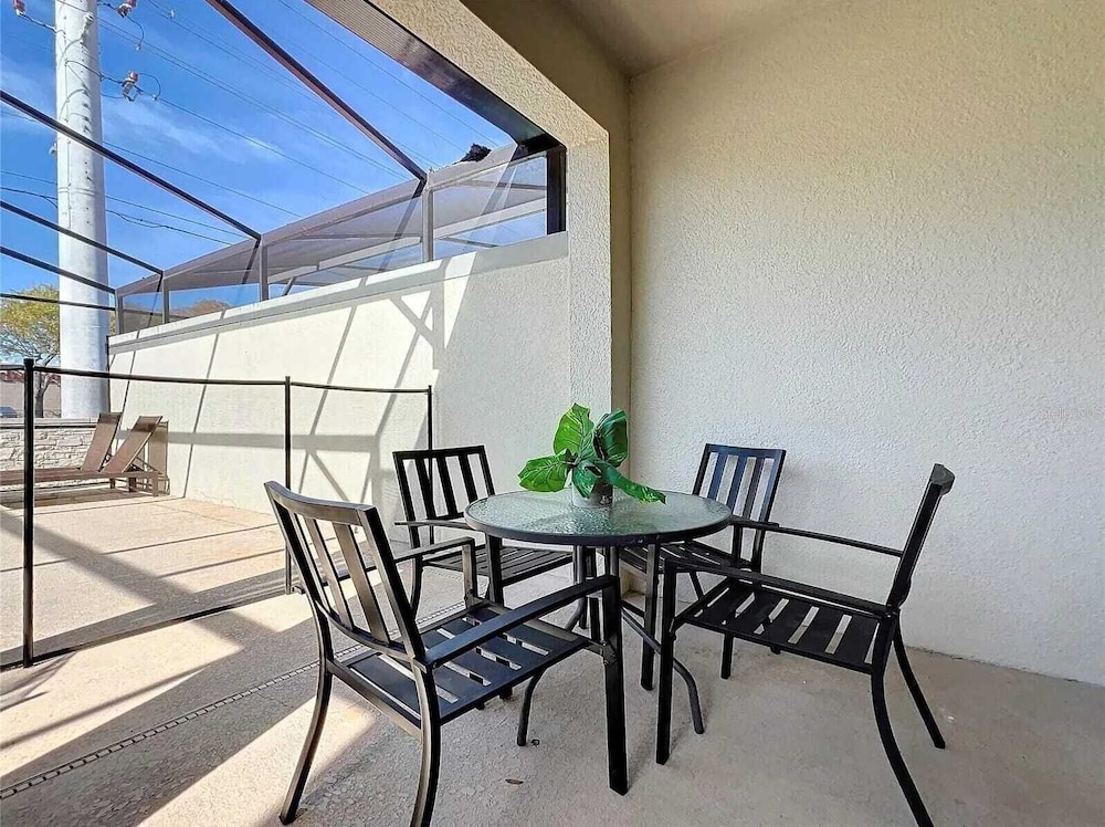 Stunning 4Bd W/ Pool @ Storey Lake 5019