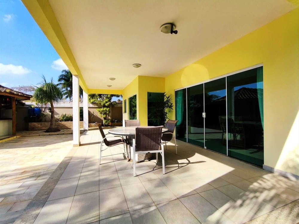 Villa Amarela